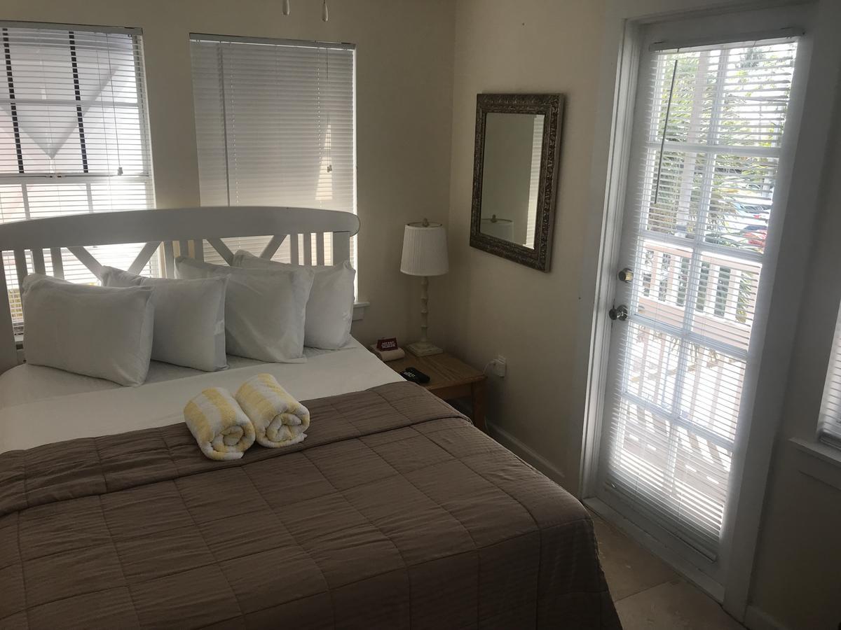 Pensión New Orleans House - Gay Male Adult Cayo Hueso
