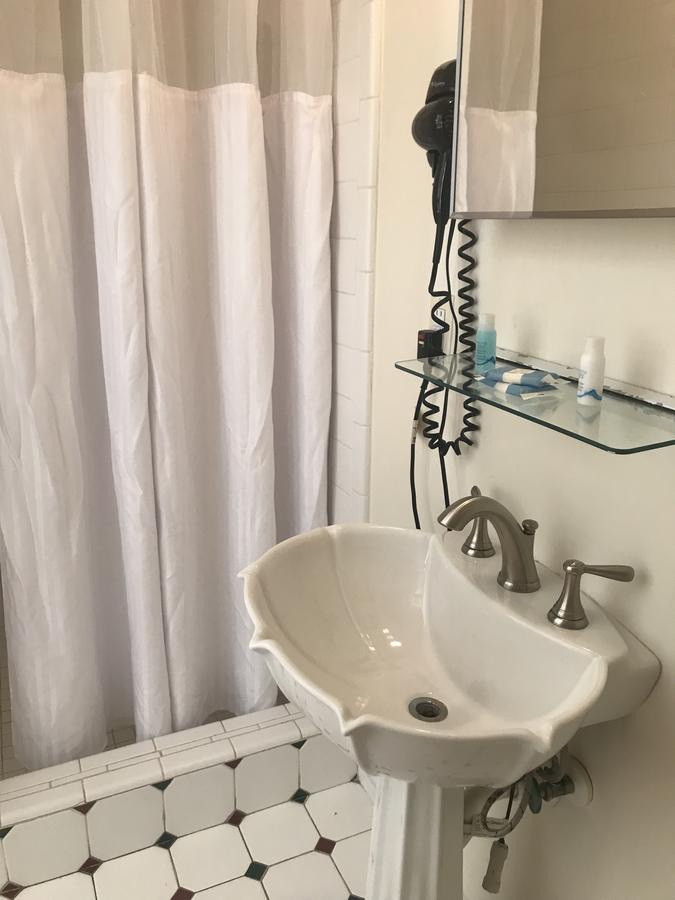 New Orleans House - Gay Male Adult Pensión 2*